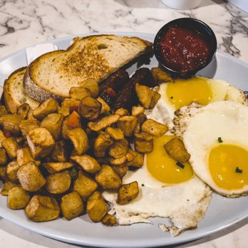 Sunshine Diner - a plate of food - Breakfast & Brunch Near Me - Orlando, Florida Sunshine Diner - a plate of food - Breakfast & Brunch Near Me - Orlando, Florida