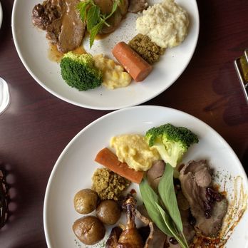 Bistro Camino - From today's Dinner's menu - slow cook leg of lamb - smoked chicken and pork with wine - French Near Me - Toronto, Ontario Bistro Camino - From today's Dinner's menu - slow cook leg of lamb - smoked chicken and pork with wine - French Near Me - Toronto, Ontario