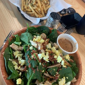 Schussboom Brewing - Popeye salad & Parmesan garlic fries - Breweries Near Me - Reno, Nevada Schussboom Brewing - Popeye salad & Parmesan garlic fries - Breweries Near Me - Reno, Nevada