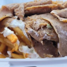 The dizzy fries has Feta, touched, we added the beef & lamb which is very tasty! The dizzy fries has Feta, touched, we added the beef & lamb which is very tasty!