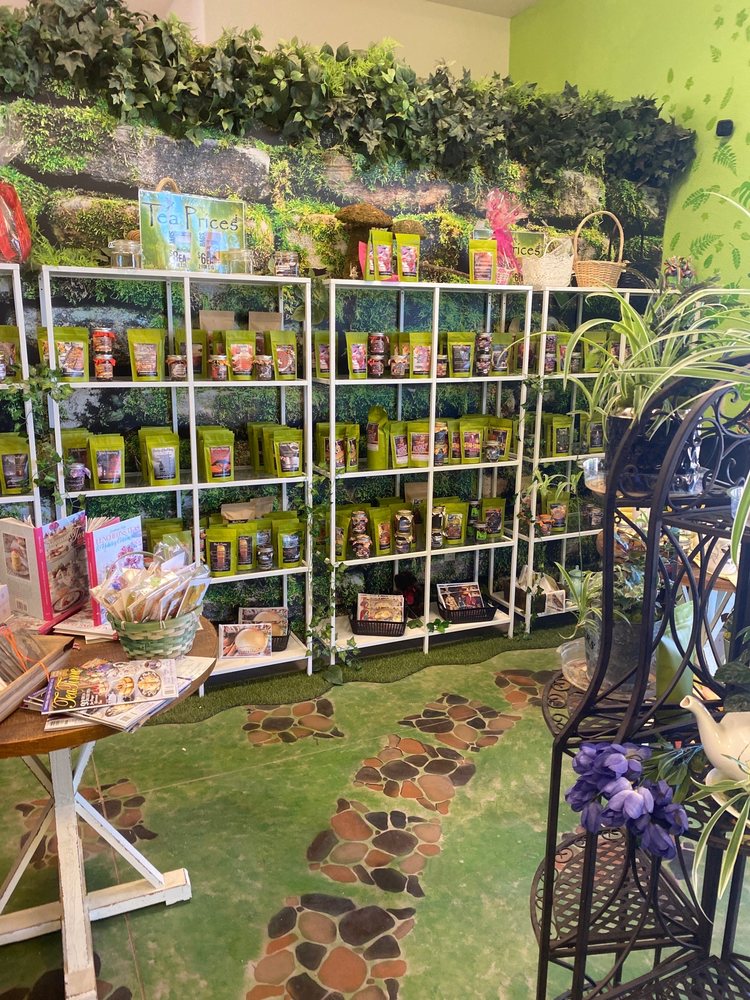 Woodsong Herbs Teas and Spices Logo