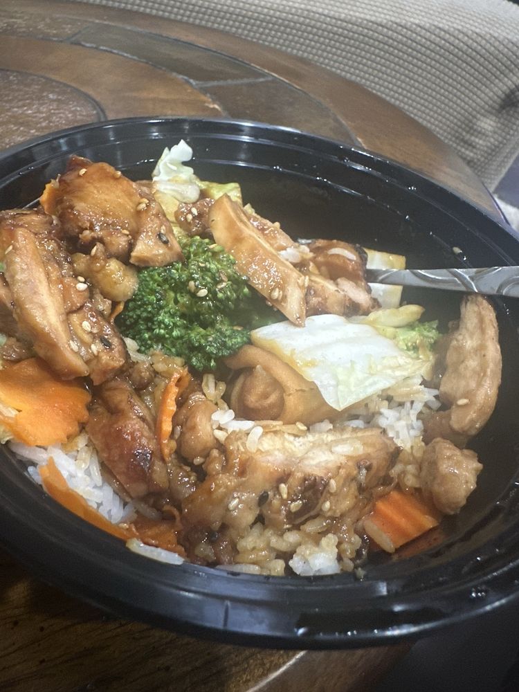 Vong Sushi Thai Logo