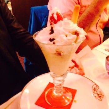 Le Vin Coeur - The banana and rum ice cream dessert - French Near Me - Paris, 75