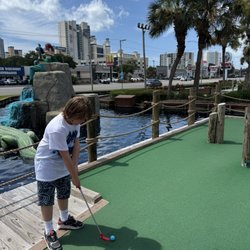 Capt Hook's Adventure Golf - Lost boys route