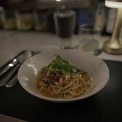 Roost - DPNB FRESH SPAGHETTI MAINE LOBSTER, GARLIC, LEMON, ARUGULA, OD TOMATO AND HOLLAND FINGER CHILI