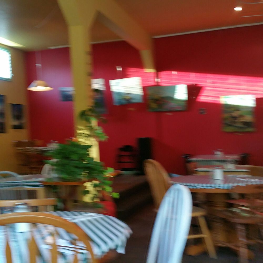 Magpie's Diner - Diners Near Me - Powell River, British Columbia