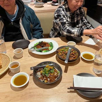 Mama Chang - Scallion bubble pancake (x2), bean curd roll w/ bok choy, stirred rice noodle w/ beef, hot & sour noodle - Chinese Near Me - Fairfax, Virginia