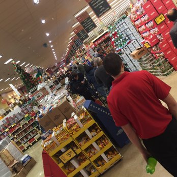 Safeway - Long Long Lines on Thanksgiving EVE - Grocery Near Me - Milpitas, California Safeway - Long Long Lines on Thanksgiving EVE - Grocery Near Me - Milpitas, California