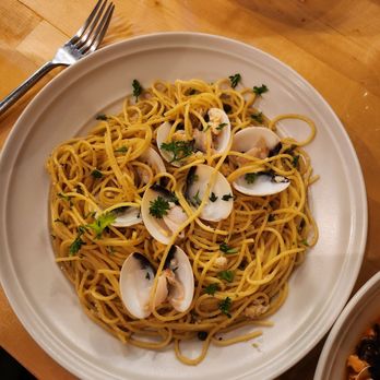 La Ciccia - Spaghetti Vongole - Italian Near Me - Honolulu, Hawaii La Ciccia - Spaghetti Vongole - Italian Near Me - Honolulu, Hawaii