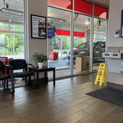 Autobell Car Wash - Waiting area