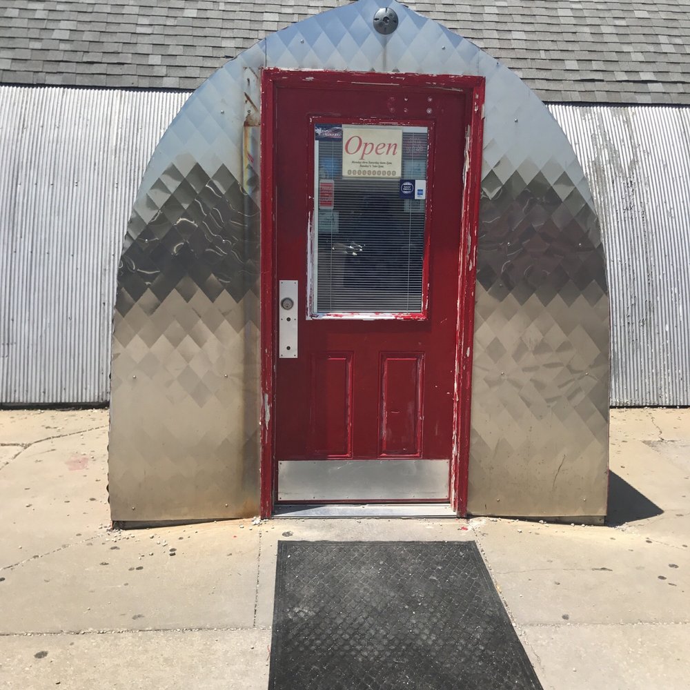 Charlie Parkers - Entry looks a little scary - Diners Near Me - Springfield, Illinois Charlie Parkers - Entry looks a little scary - Diners Near Me - Springfield, Illinois