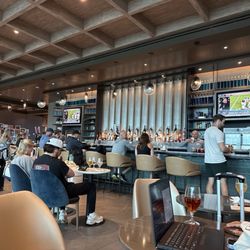 Delta Sky Club - Concourse D - Bar Bar Bar