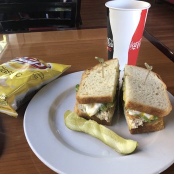 Galen Dining Hall - Tuna/Avocado combo - American Near Me - Los Angeles, California