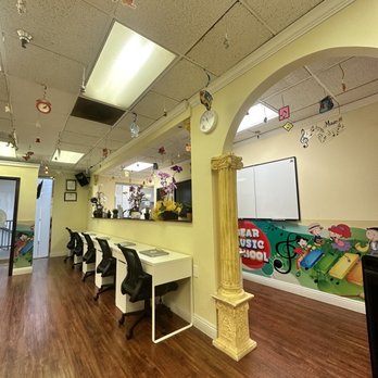 Bear School - Spacious layout - Tutoring Centers Near Me - Westminster, California
