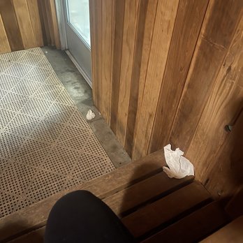 Esporta Fitness - Paper towels left in sauna - Gyms Near Me - Avondale, Arizona Esporta Fitness - Paper towels left in sauna - Gyms Near Me - Avondale, Arizona