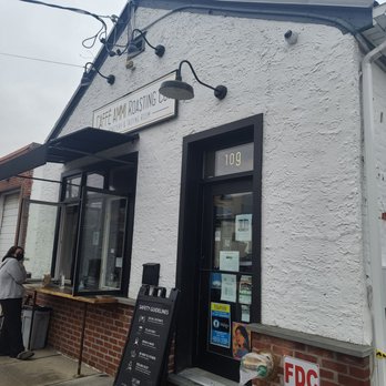 Caffè Ammi Roasting - The front so you don't miss it like I did lol - Coffee Roasteries Near Me - Pelham, New York