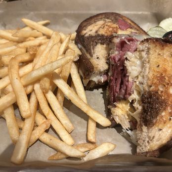 Apicius Kitchen & Bar - Rueben and Fries - New American Near Me - Houston, Texas