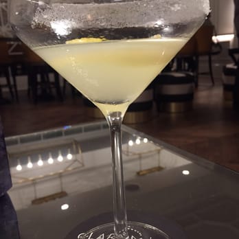 Claremont Lobby Lounge & Bar - Lemon drop - Cocktail Bars Near Me - Berkeley, California