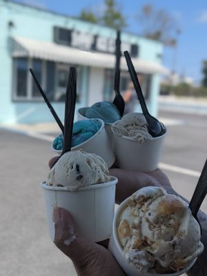 Lolly's Creamery by null