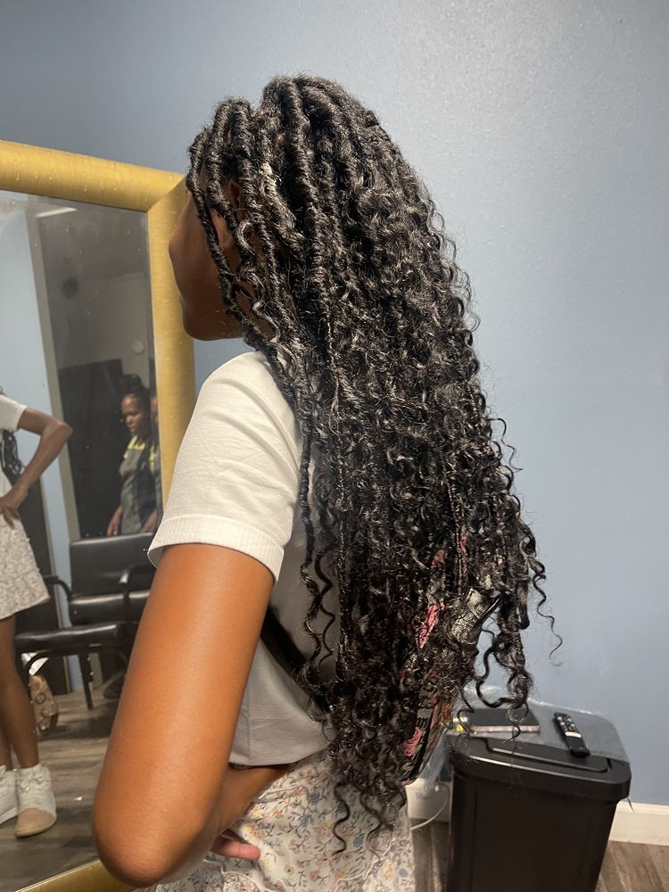 Hair By Lanese Logo