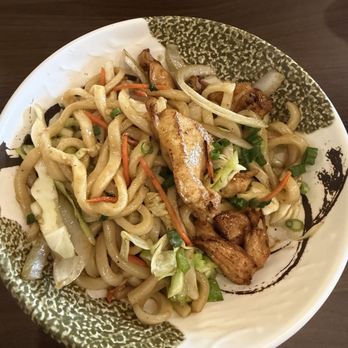 Mom's Kitchen & Boba - Stir fried udon noodles with chicken - Bubble Tea Near Me - Goodyear, Arizona