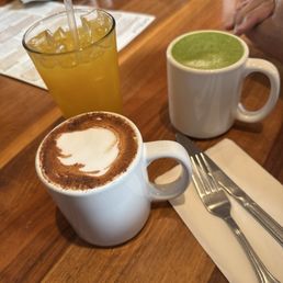 Vanilla chai latte and matcha latte