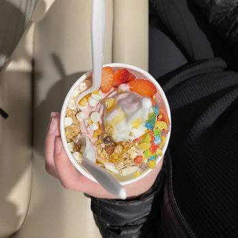 Pinkberry Valley Fair Mall - Frozen Yogurt with Topping (Medium) - half tart half pomegranate - Ice Cream & Frozen Yogurt Near Me - Santa Clara, California Pinkberry Valley Fair Mall - Frozen Yogurt with Topping (Medium) - half tart half pomegranate - Ice Cream & Frozen Yogurt Near Me - Santa Clara, California