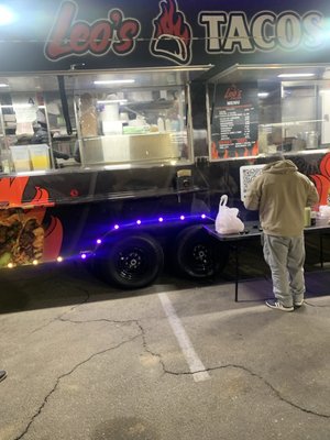 Leo’s Tacos by null