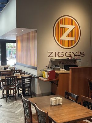 Ozzy's Grill & Cafe by null