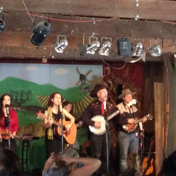 Riley's Farm - Live music in the barn - Fruits & Veggies Near Me - Oak Glen, California Riley's Farm - Live music in the barn - Fruits & Veggies Near Me - Oak Glen, California