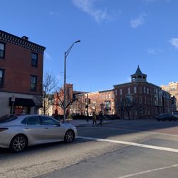 Little Amps Coffee Roasters - Street view
