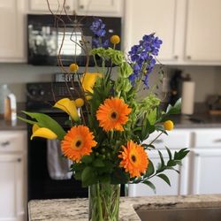 Castle Rock Florist - Designer's choice arrangement