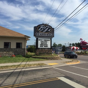Bj's Restaurant - Breakfast & Brunch Near Me - Wisconsin Dells, Wisconsin Bj's Restaurant - Breakfast & Brunch Near Me - Wisconsin Dells, Wisconsin