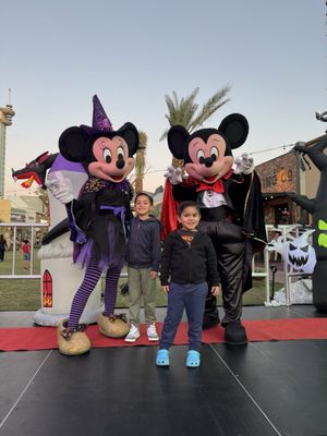 River Park Shopping Center by null