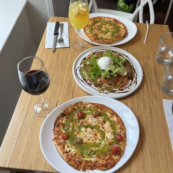 La Pizz - Pizza #17, Caprese salad, Lemonciello (very good), pizza #1 - Italian Near Me - Quebec City, Quebec