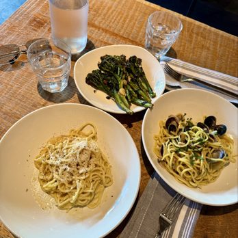 UOVO | Pasadena - Cacio e Pepe, Vongole, Broccolini - Italian Near Me - Pasadena, California