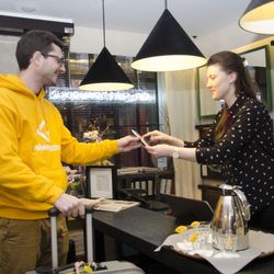 Eelway - Delivery at your hotel or rental while you make the most of your day