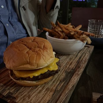 The Hudson - DYCKMAN CHEESEBURGER- nasty - New American Near Me - New York, New York