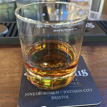 Tennessee Hills Distillery - TN Hills Green Label - Distilleries Near Me - Jonesborough, Tennessee