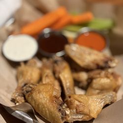 Lazy Dog Restaurant & Bar - Chicken wings