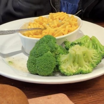 LongHorn Steakhouse - Kids Mac n cheese and broccoli. Got about a head of broccoli. Too much broccoli, even for broccoli eaters. - Steakhouses Near Me - Manor, Texas LongHorn Steakhouse - Kids Mac n cheese and broccoli. Got about a head of broccoli. Too much broccoli, even for broccoli eaters. - Steakhouses Near Me - Manor, Texas