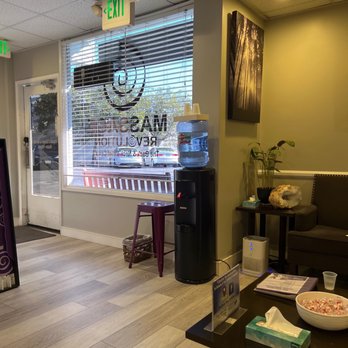 Massage Revolution - Lobby - Massage Therapy Near Me - Manhattan Beach, California Massage Revolution - Lobby - Massage Therapy Near Me - Manhattan Beach, California
