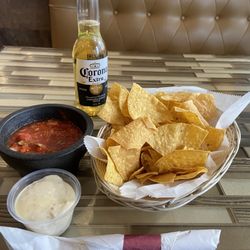 El Parian - Chips and Salsa, Tostada Chicken, Fish Taco, CB beer! The White sauce is amazing on Fish Taco!