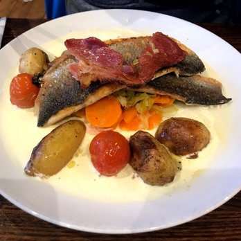 The Portree Hotel - Bars Near Me - Portree, HLD