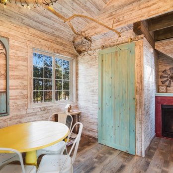 Buffalo Ridge Camp Resort - The Coop Treehouse | Sleeps 5 - Campgrounds Near Me - Custer, South Dakota