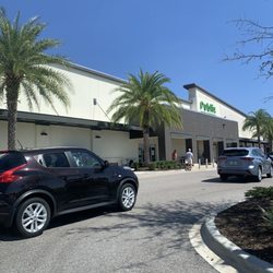 Publix - Outside in the parking lot
