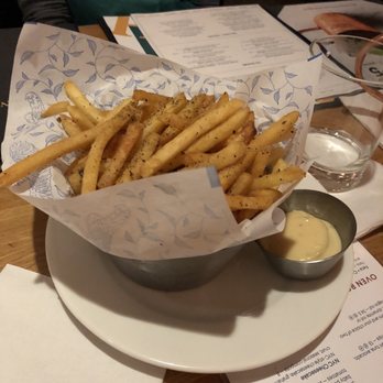 Earls Kitchen + Bar - Truffle Fries - New American Near Me - Miami, Florida