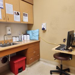 Renown Urgent Care - Summit Ridge - Exam room