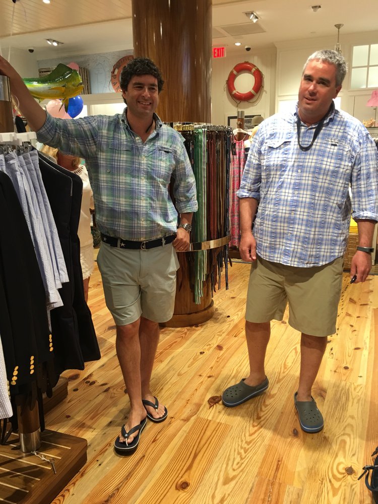 Vineyard Vines Logo