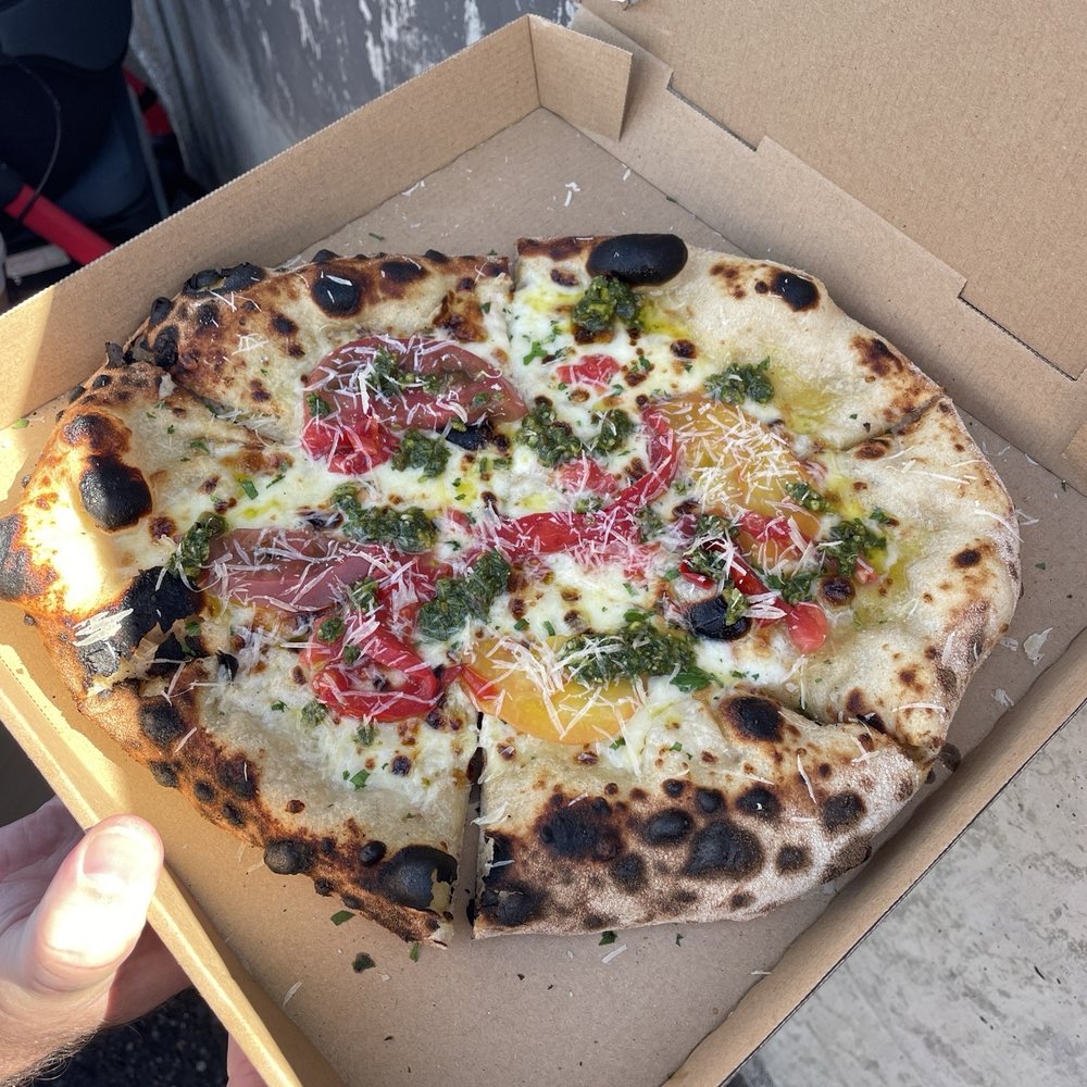 Heirloom tomato pizza Heirloom tomato pizza